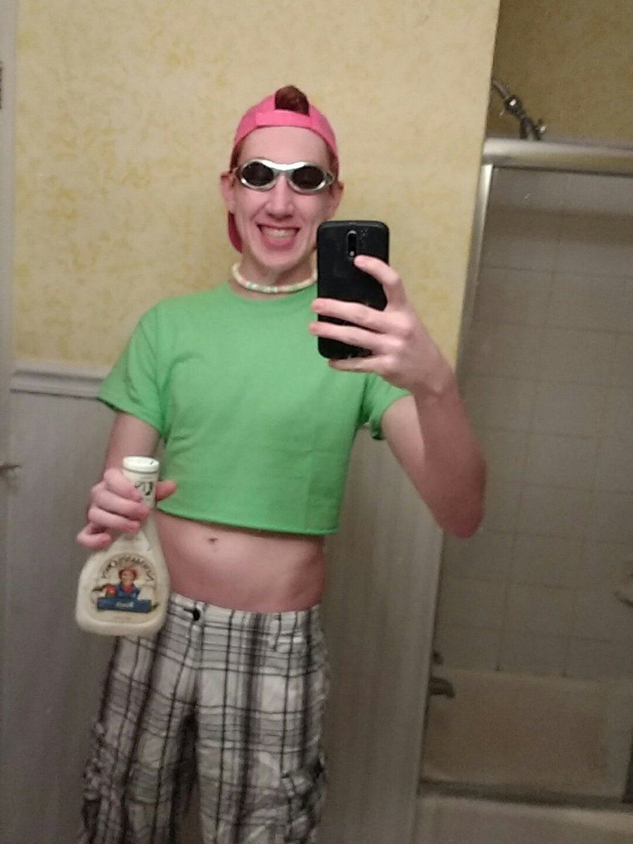 SkalaDerek's tweet photo. @ericandre  you wanna hit this ranch? https://t.co/LtpJtKwOXm