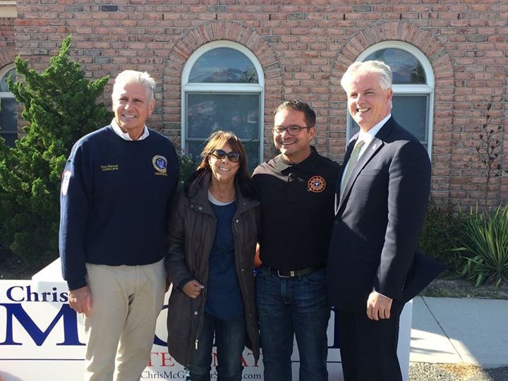 #AtlanticBeachNY Mayor <a href="/gjpaps/">George Pappas</a> hosted an awesome fall fest!  Great time &amp; thx for the endorsement!