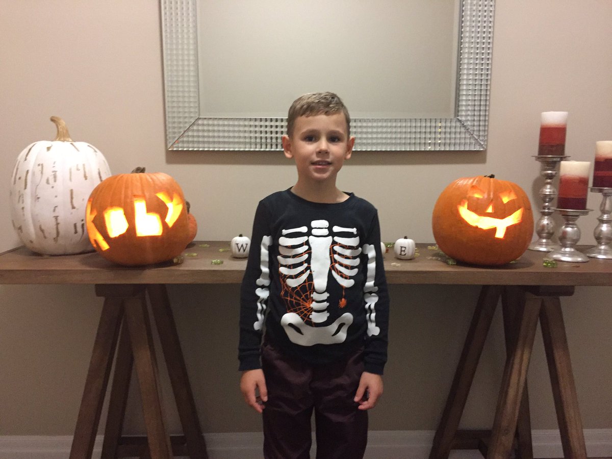 DanielleHopf's tweet photo. It's beginning to look a lot like #halloween https://t.co/75oe0cyHQB