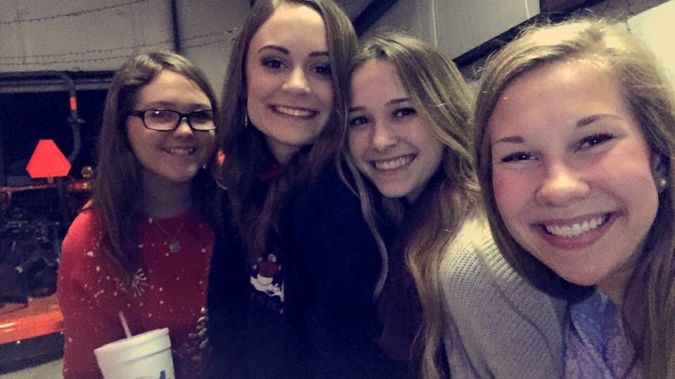 Alexa_Hunt99's tweet photo. Happy birthday Rox!! I'm so glad I've gotten to know you over the past few years! I hope your day has been the best!! Love ya💖 https://t.co/QKHhU1U0Vn