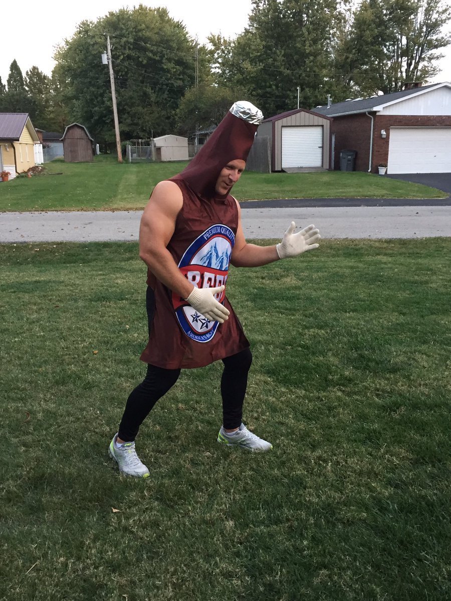 thephillips04's tweet image. Bring it on down to liquorville! #SNL #JustinTimberlake #halloweenbirthday 
JP being JT @jtimberlake