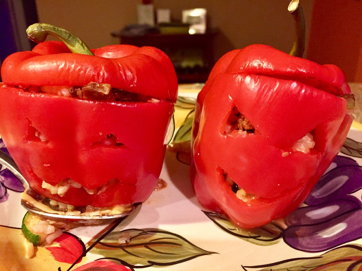 foodiemtfitness's tweet photo. Tried my hand at making jack o lantern peppers! Stuffed w/@lundbergfarms rice, zucchini &amp; @MorningStrFarms crumbles. #vegetarian #halloween https://t.co/tg6hzhJ5F7