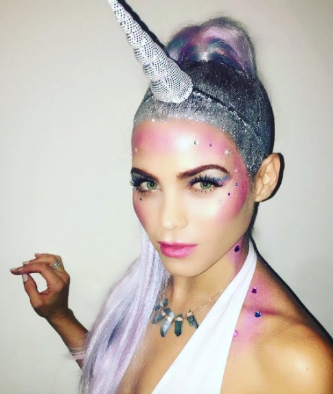 CapitalHair's tweet photo. The prettiest unicorn we ever did see! Jenna Dewan loads up on glitter for one of the most popular #Halloweekend looks! https://t.co/nwE2u8eFLJ