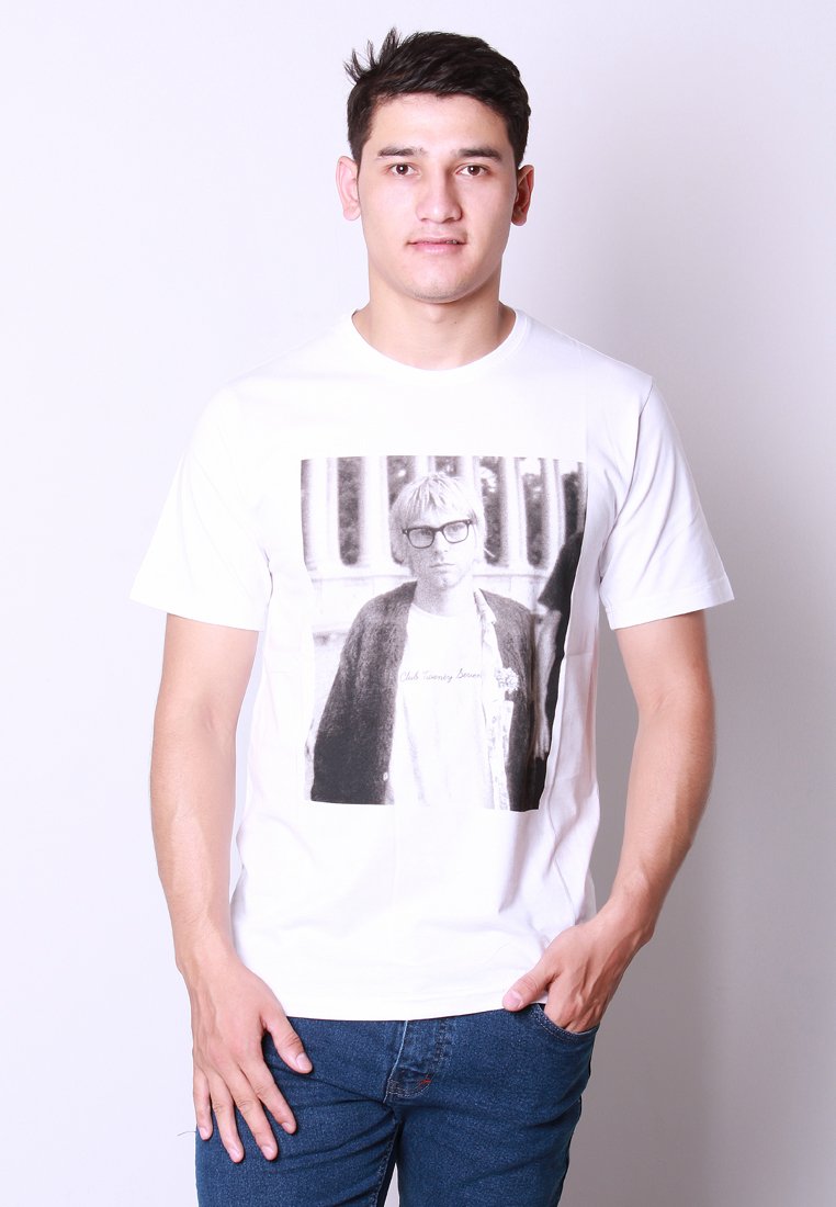 Code : t-shirt "face off"
Idr : 125.000

For ask/order: 
Text / WhatApp : 0812 1475 0843
Bbm Pin : D3B7382E
Line Id : club27store