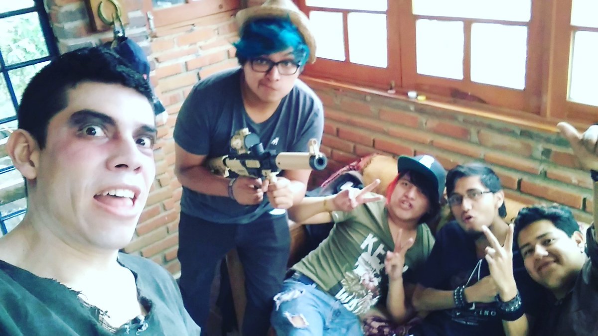 Gandhiworld's tweet photo. Cuando tus amigos te entierran y sales por venganza! #AcaElCrew pronto video @ReasonJoss @NickMatutino @EDUARDOJARQUINV @AbrahamCort1 https://t.co/XMI76SaHsy