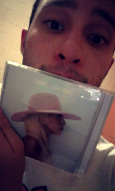 #JOANNE nobody suport me more like you <a href="/ladygaga/">Lady Gaga</a> I have my album
#EMABiggestFansLadyGaga