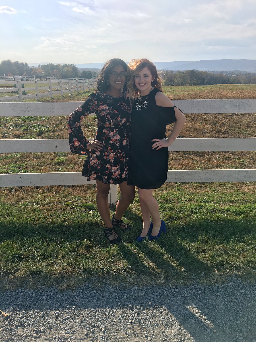 MHarding98's tweet photo. Today was a beautiful day. Congrats Ellyn and Steven. https://t.co/y4u6hJz41k