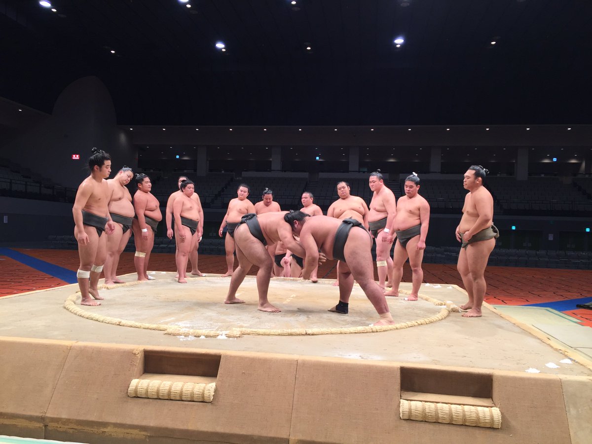 日本相撲協会公式 Twitterren 秋巡業 広島市 ２９日に行われた 大相撲広島場所の様子です 幕下以下の稽古から始まりました 広島市出身の大和富士などが参加 Sumo