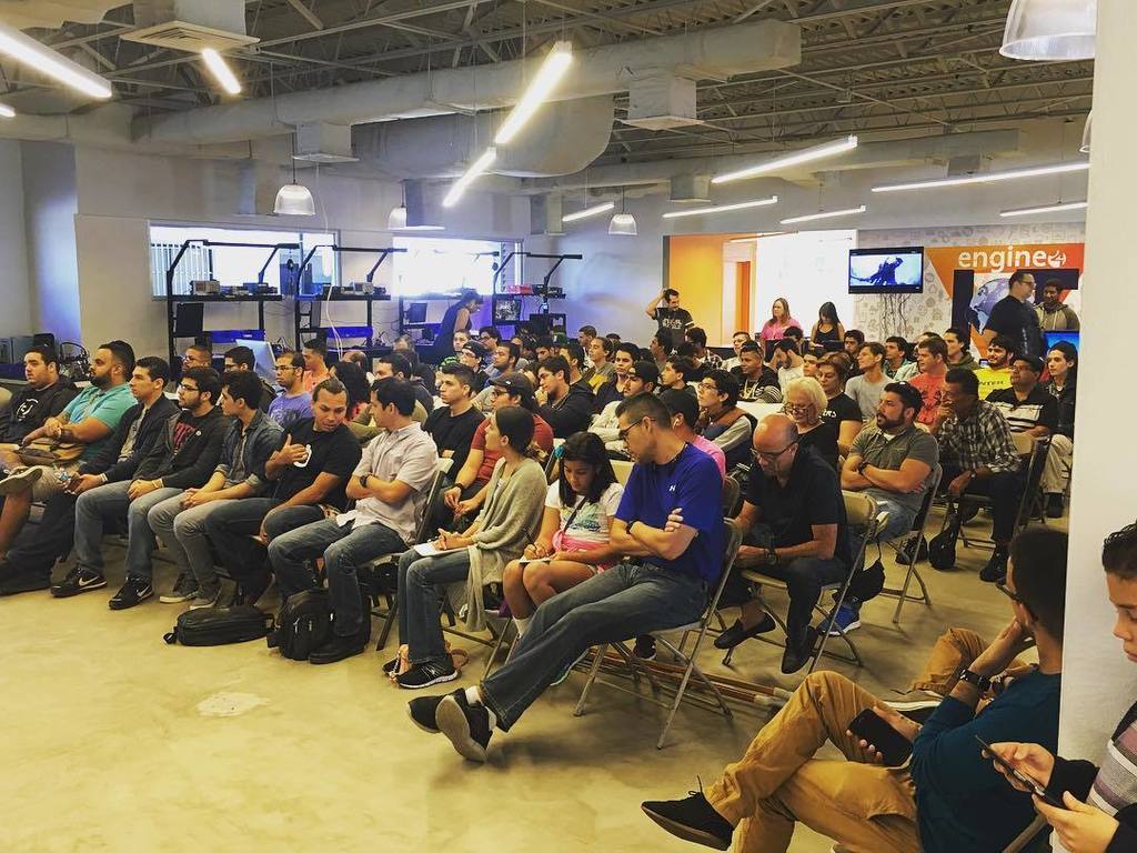 deveonllc's tweet image. #raspberrypijam #raspberrypi ift.tt/2f2UaLM