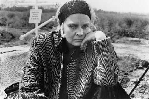 MOlvidadas's tweet photo. En unos días inauguramos nuestro ciclo de cine de la mano de Kira Muratova y su película Síndrome asténico (1989). https://t.co/vBolT7is0b https://t.co/W2zH2aLL9O