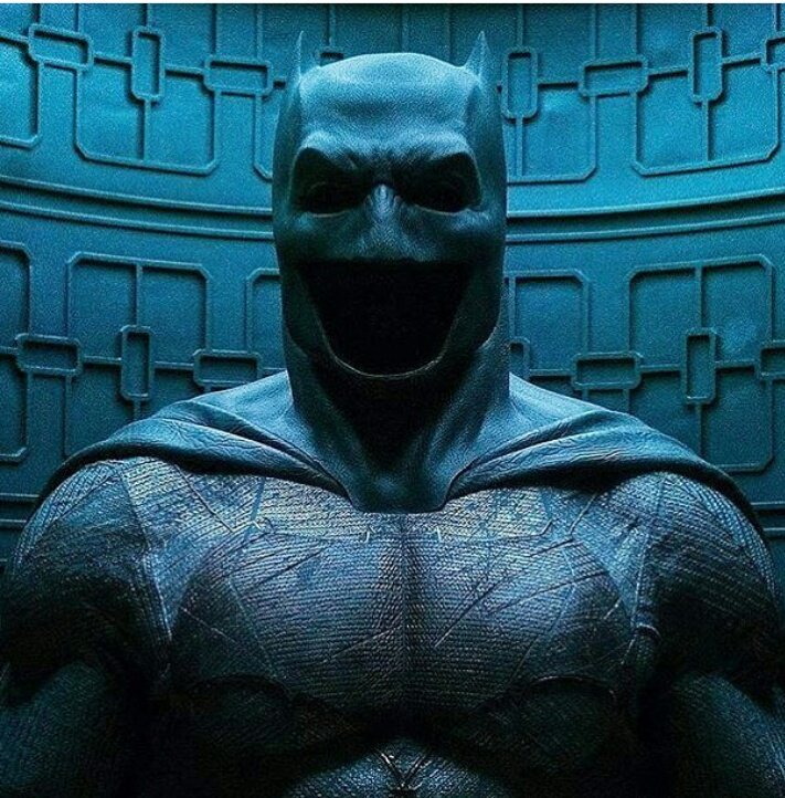 infinitcomic's tweet image. Todos necesitamos quitarnos el traje para descansar. Hasta mañana Buen inicio de semana. 😎😎😎 @infinitcomic