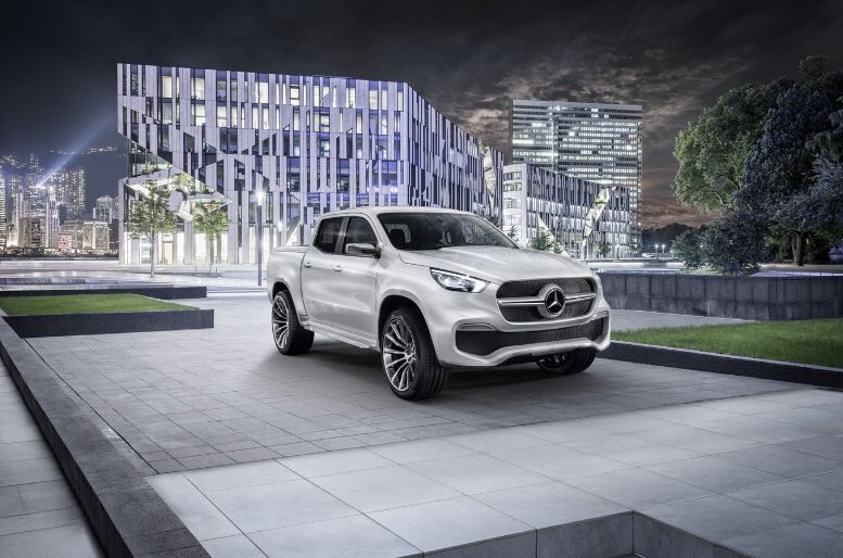 kymioflario's tweet photo. Aduhai kenapa kacak sgt nihh. 😭😭#mercedesbenz #xclass #mercxclass https://t.co/6wIYWUkp1h