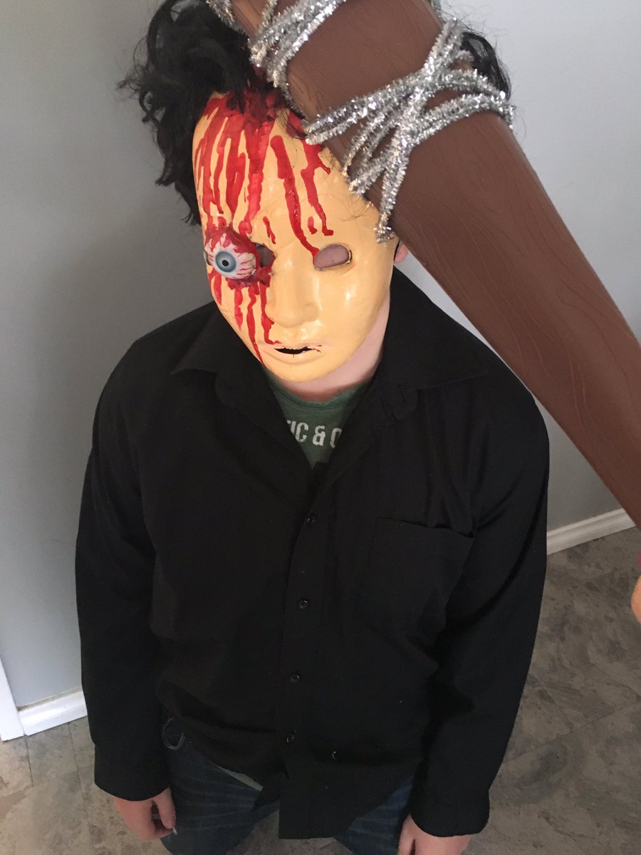 LawsonBaker's tweet photo. @WalkingDead_AMC @steveyeun @wwwbigbaldhead https://t.co/IPDPoAwXIj