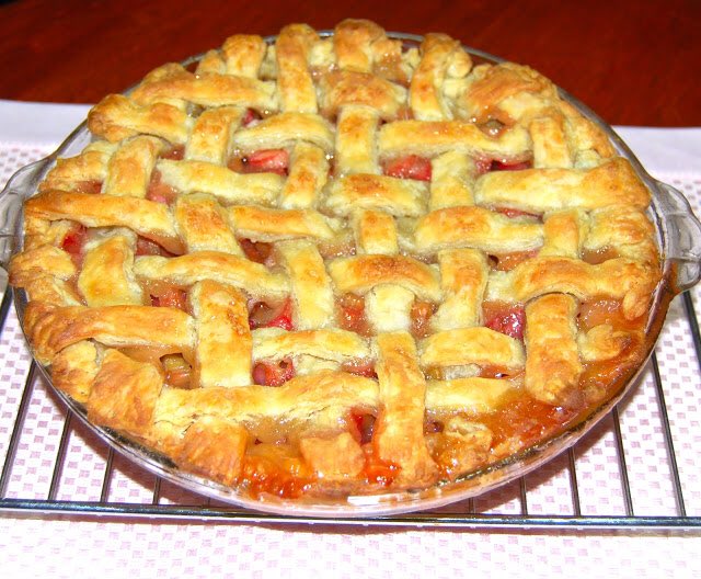 MyVeganMealPlan's tweet image. Gluten free #vegan #rhubarb pie. all natural ingredients &amp;amp; be sure share your recipes on the forum &amp;amp; try out each other's! #Theveganmealplan
