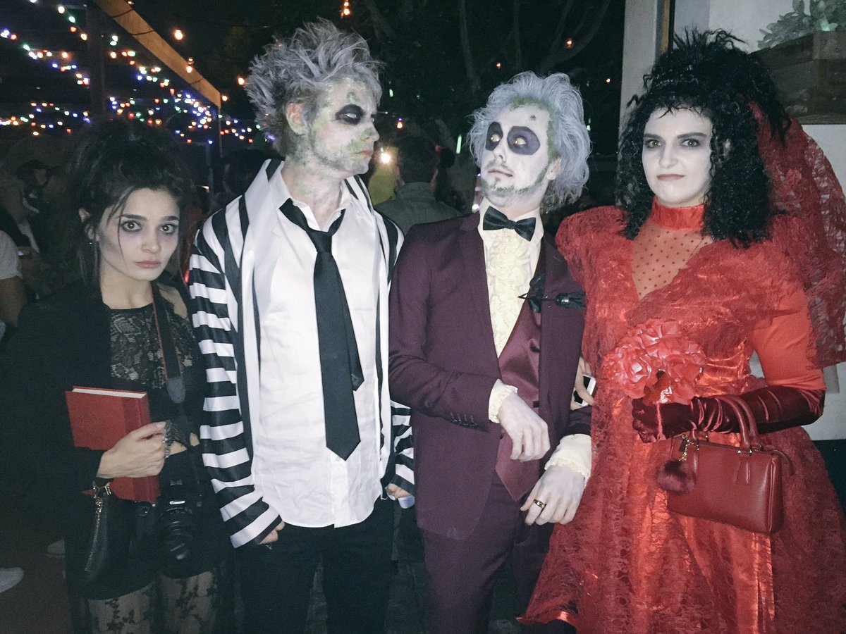 CalumWorthy's tweet photo. Just arrived at the @justjaredjr Halloween party and this happened. One one couple can live. https://t.co/oyrsGzqfmD