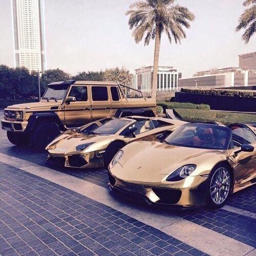 Carz_WorldWide's tweet photo. All gold crew https://t.co/aFvhO3WASu