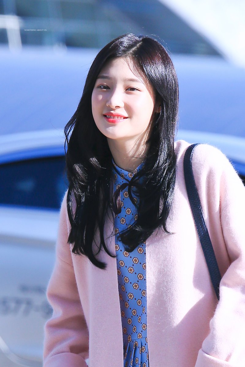 bbobbii_'s tweet photo. 161030 두 얼굴의 채연 ☁🍑
#정채연 #채연 https://t.co/K6Xd6m5vJw