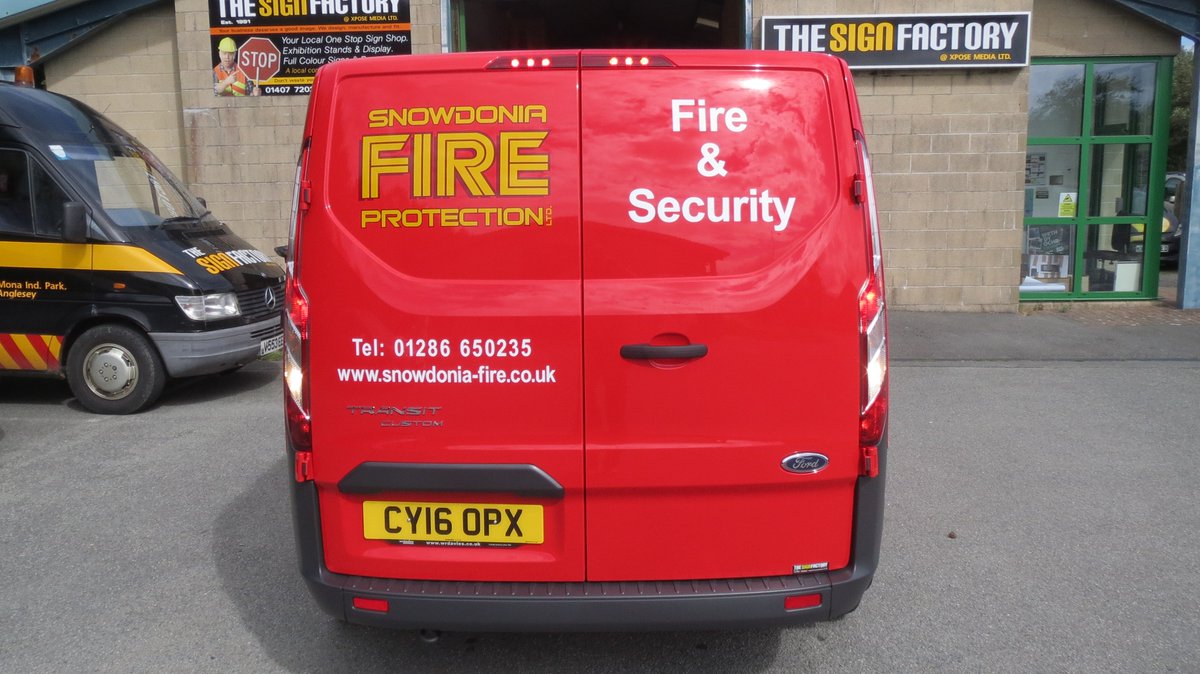 XposeMediaLtd's tweet photo. @snowdoniafire https://t.co/KfKgGzM6YW