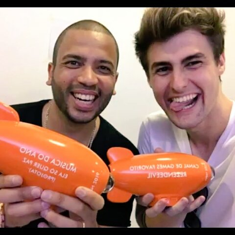 alicy_evil's tweet photo. Amoooo esses dois😍 https://t.co/AYSOeSVnaQ
