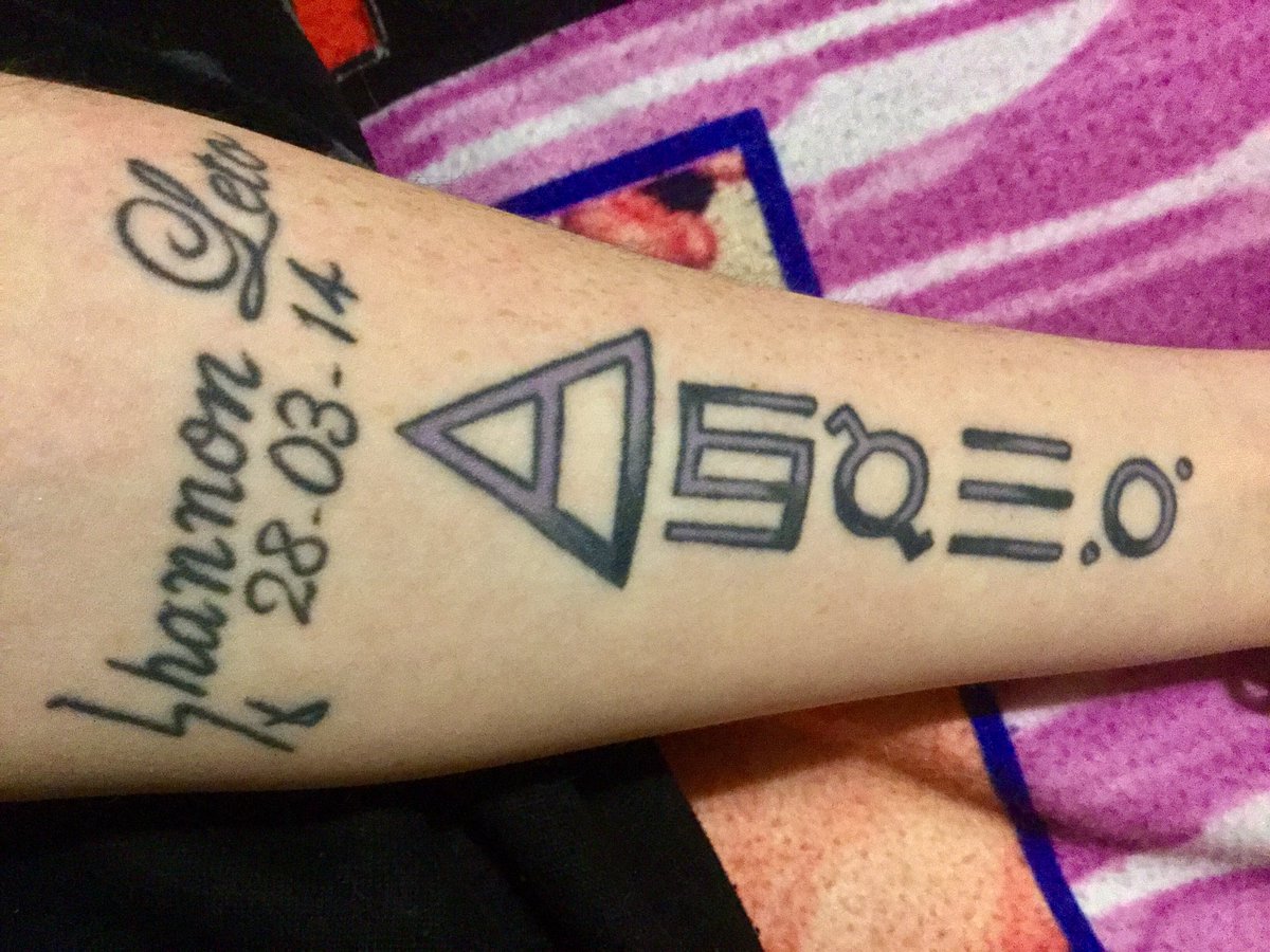 LauzBURNS's tweet photo. Two years since I got my @30SECONDSTOMARS ink. Love it even more now than I did back then #marsart #marsink https://t.co/NvwSD83fnW
