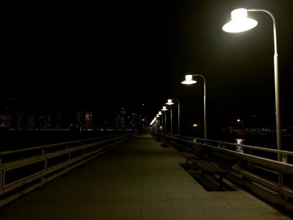 RinconesNY's tweet photo. Merece la pena ir hasta el Pier 40 de noche para poder disfrutar de esta impactante vista del skyline https://t.co/4EFr8ocYFf