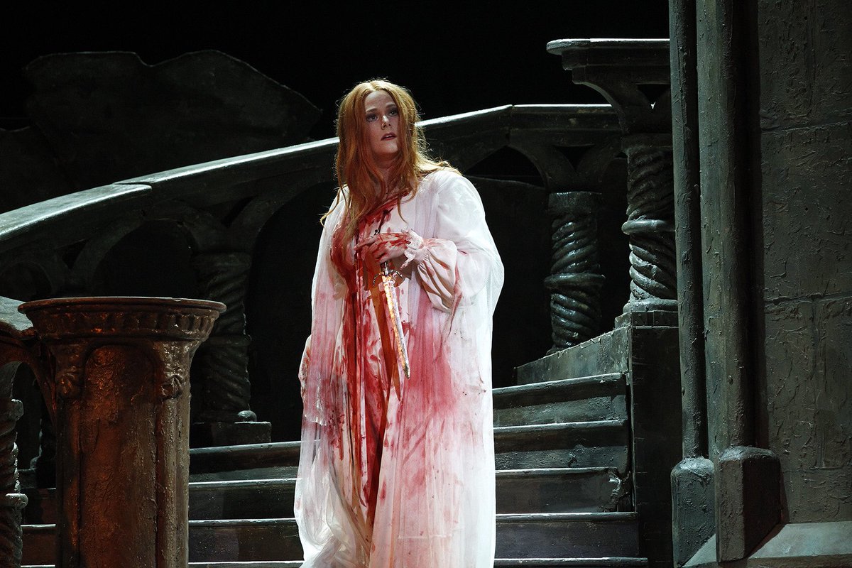 VictorianOpera's tweet photo. Trick or Treat? ππΈ#HappyHalloween #AnswerWisely #LuciaDiLammermoor πΈ: Jeff Busby https://t.co/GGYdASTYYl