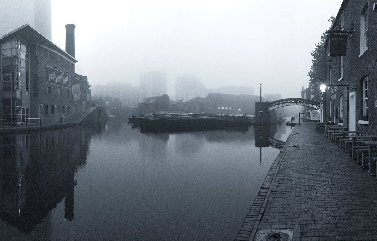 timcornbill's tweet image. Misty mornings on the canals of Birmingham are always a pleasure to behold and today's was no exception. Happy Halloween!