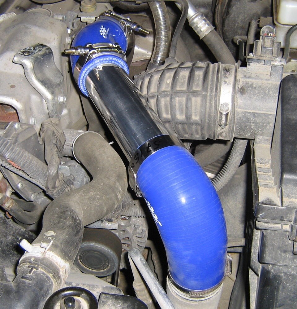 верхний патрубок турбины nissan pathfinder. патрубок турбины санг енг актион. 0 дизель. патрубок турбины pathfinder r51. патрубки турбины амарок.