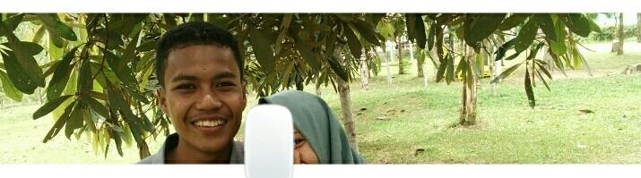 slatifaprl's tweet photo. Senyum luar biasanya kekuatan untukku sendiri. Lebihnya lagi sering nyeletuk hal gila👻 https://t.co/lFa84cownq