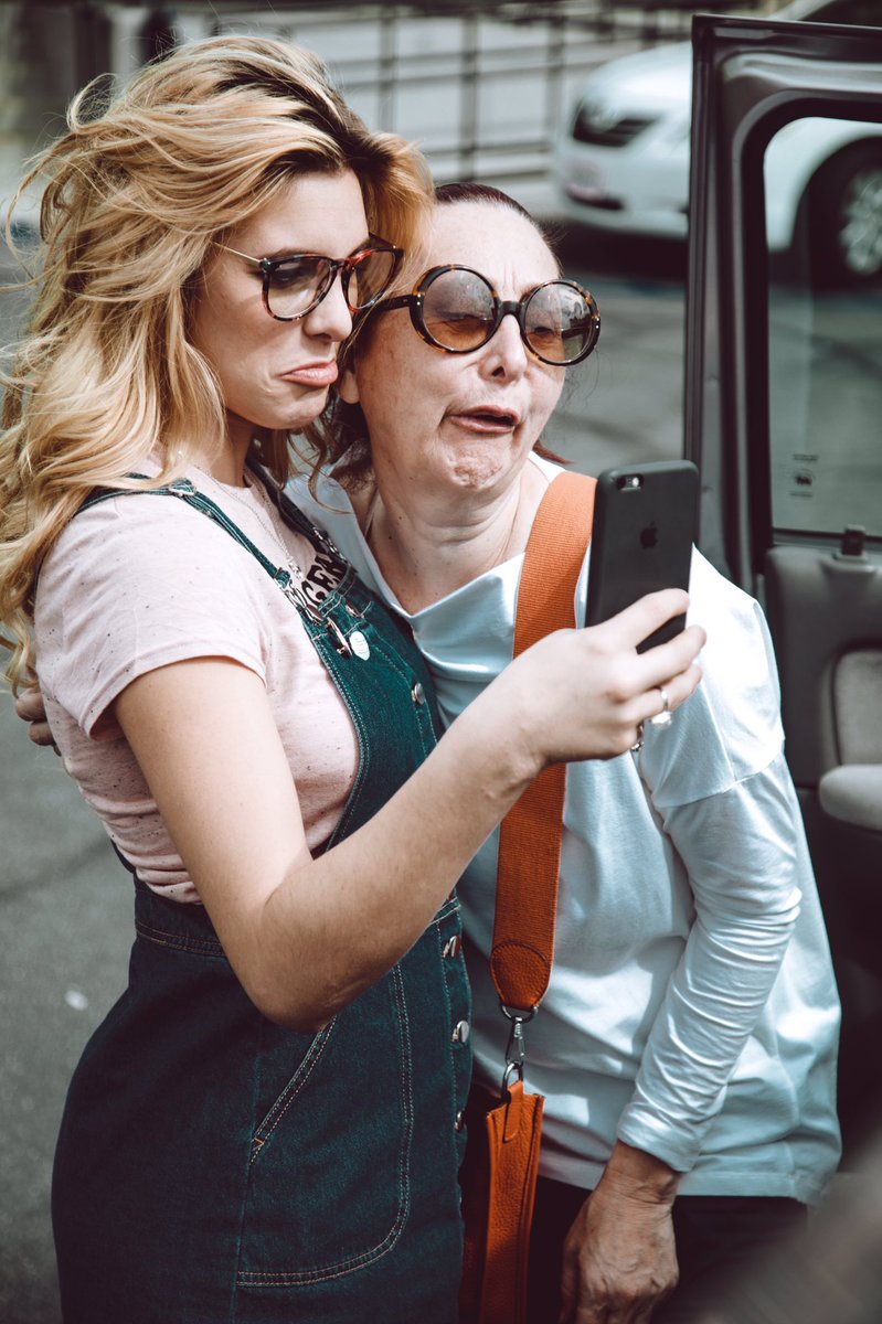 Lele Pons on Twitter "Mom😂😂😂 caption this !! https//t.co/umIFxB1ecU"