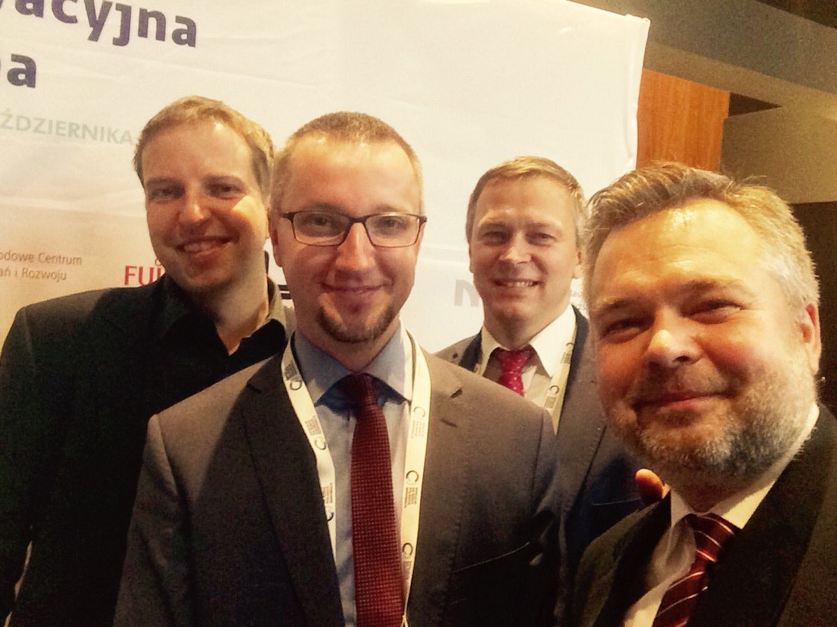 Szczególne podziękowanie za #IE2016 dla mistrzów drugiego planu <a href="/PBochniarz/">Pawel Bochniarz</a> <a href="/MikeDzoga/">Mike Dżoga</a> <a href="/innowacjePL/">KPI</a>