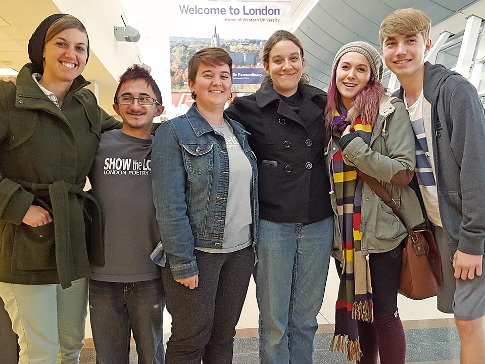 Newswriter22's tweet photo. London poets take second at Canadian slam festival https://t.co/bWzaYt6Rtj  @LDNPoetrySlam @LdnArtsCouncil #CFSW2016 #PoetrySlam #LdnOnt https://t.co/TpqC6FAJO8