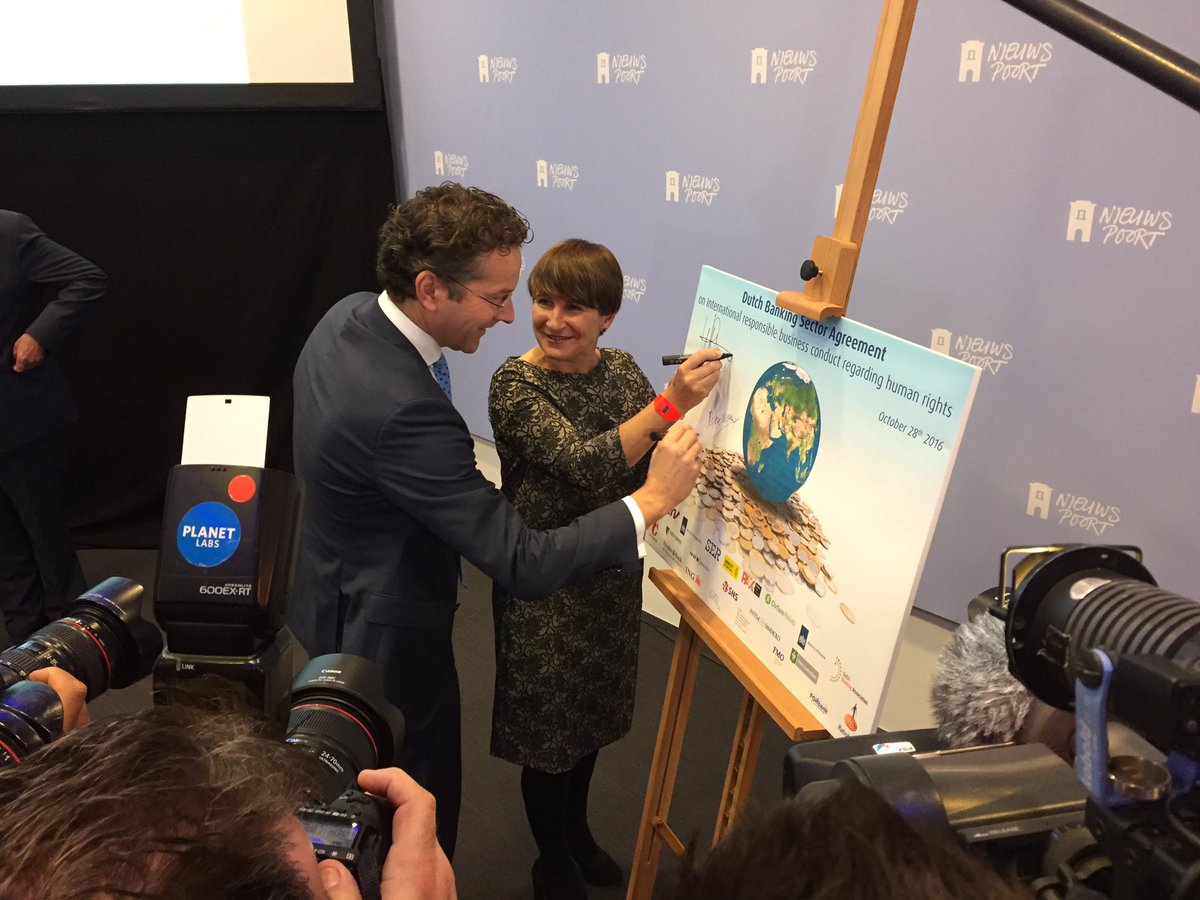 OECD_BizFin's tweet photo. Dutch Banking Sector signs agreement to respect #HumanRights based on #OECD Guidelines for Multinational Enterprises https://t.co/kw7MuHNuEa https://t.co/VS7pV9MWUV