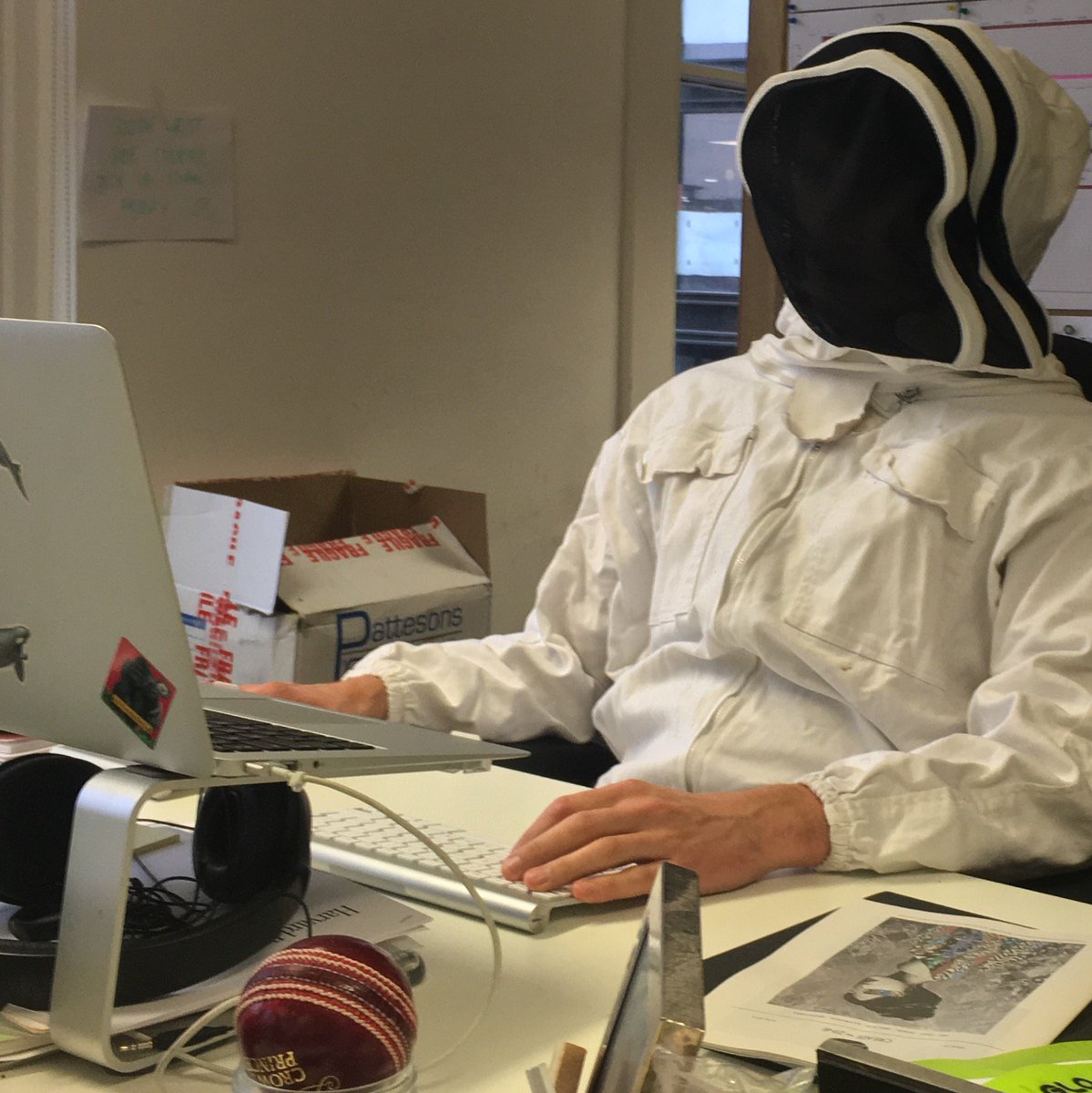 DandoandDodd's tweet photo. Full blown #ZombeeAttack at @creaturelondon. Please send your love and prayers to us and @Creature_Stu. This could be the end. #Halloween https://t.co/K71VdHibNL