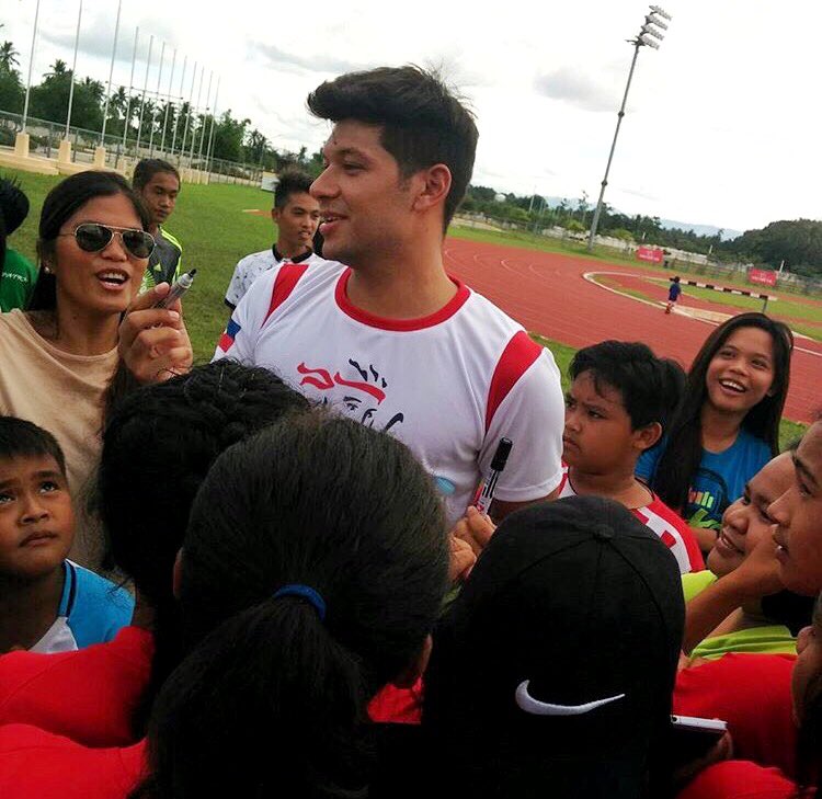 Brilliant weekend in Davao, over 1000 people turned up for the 'Football For A Better Life' clinic &amp; tournament!