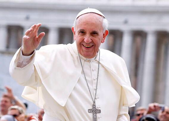 carw76's tweet photo. T-minus 50 minutes until @Pontifex arrives in Sweden on his tour to commemorate the Catholic-Lutheran reformation https://t.co/ME5HrJzQQ4 https://t.co/a0OtfmENAJ