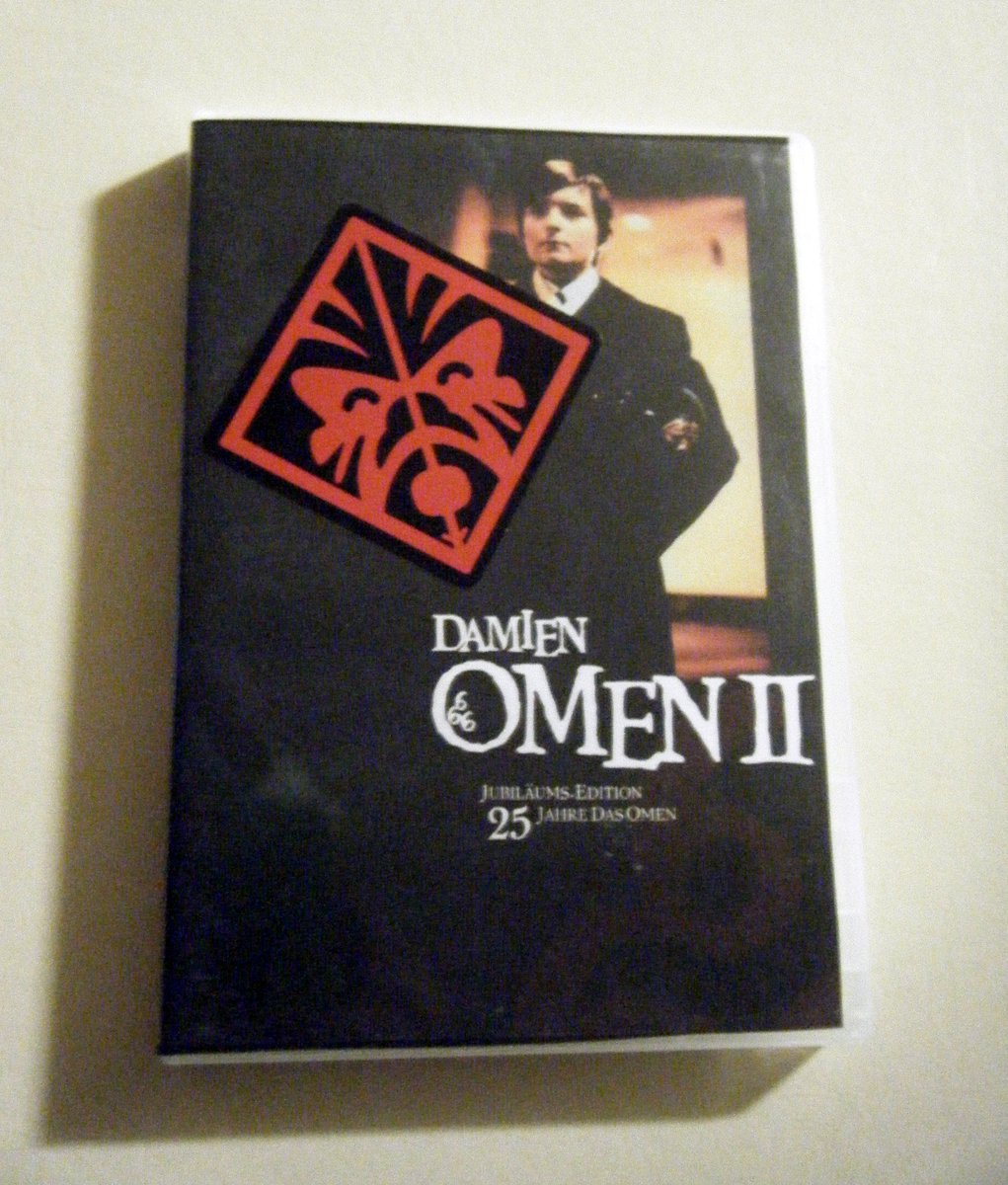 LiveNudeDann's tweet photo. @STACKmag I put my #STACKOMEN sticker on my brother's Damien DVD. I don't think he'll get the joke,though. #NotAGamer #GregoryPeck #OMENbyHP https://t.co/GXDiMf3TOk