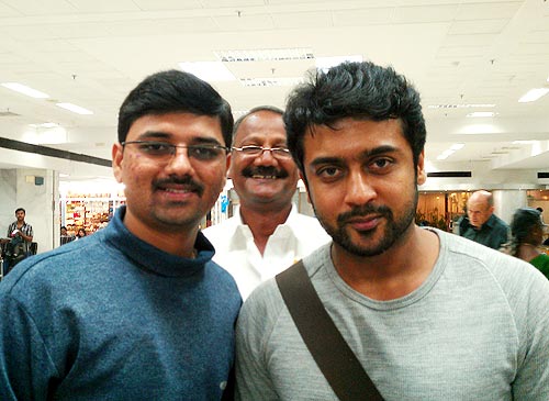kalakkalcinema's tweet photo. சென்னை ஏர்போர்ட்டில் சண்டைபோட்ட சூர்யா!
https://t.co/sjfZL0Wfyr
#Suriya #S3 #S3TeaserCommonDP #s3themovie #S3DiwaliSplOnVijayTV https://t.co/mG9vYxHy9E