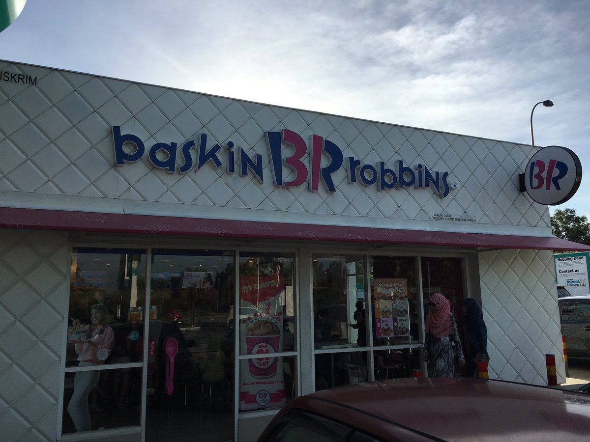 BryanAbdullah's tweet photo. Don't come here BR Bkt Jelutong , poor management, slow staff, silly system and worst service #baskinrobbins @BaskinRobbins https://t.co/HPabT7ry5f