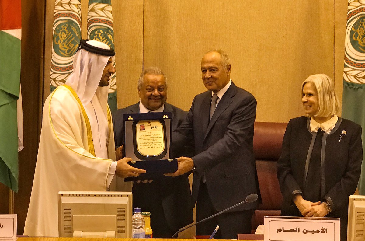 #سلطان_بن_أحمد_القاسمي يتسلم من أبو الغيط جائزة أبرز شخصية إعلامية لعام ٢٠١٦، تقديراً لدعمه للعمل الإعلامي المشترك. 
<a href="/sharjah24/">الشارقة24</a> <a href="/saqshj/">سلطان بن أحمد القاسمي</a>