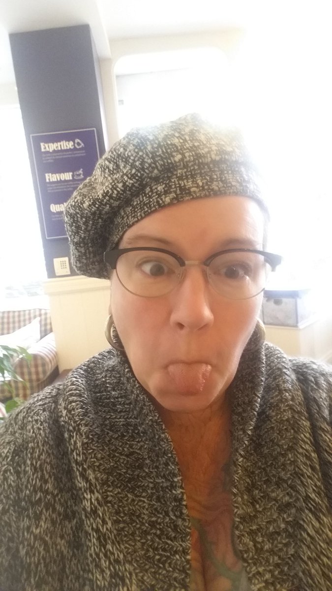 Happy Halloween my lovelies! Let's cut up some lads today lol! #themadamerican #barberlife