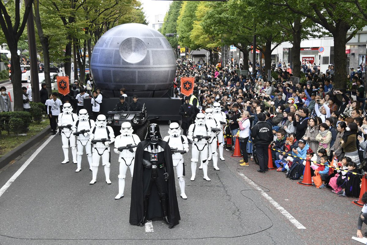 Twitter 上的 ディズニー スタジオ カワサキハロウィンにダース ベイダー降臨 帝国軍パレード 超巨大デス スター に13万人が熱狂 T Co 7i9bgabtcb ローグワン スターウォーズ T Co Arinqz6isf Twitter