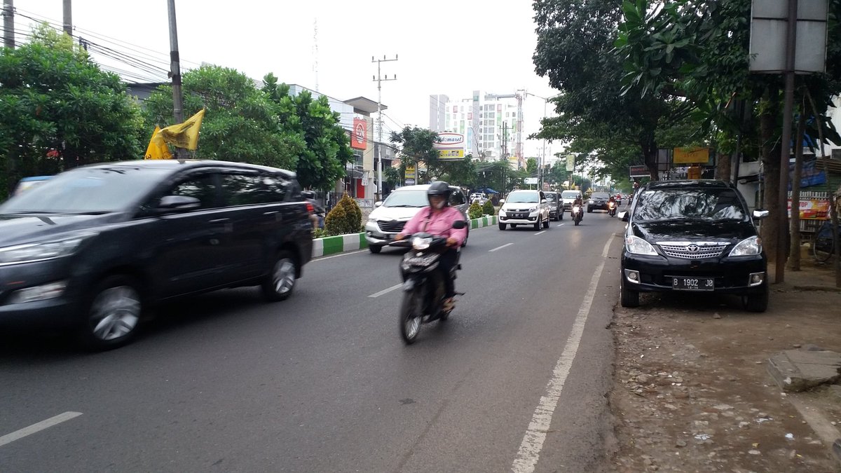 hadhibas's tweet photo. Pukul 16:47 arus lalu lintas di jl.S.Parman terpantau ramai lancar -dwihadistt7
#traffic_malang @Edunewsfm @official_itv https://t.co/YoYJlgxcn5