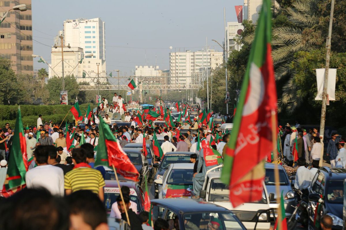 KiranInsaf's tweet photo. @PTI_KHI is on the field for a corruption- free #Pakistan .. from #Banigala to #Shahrah-e-Faisal Insafians are up for a cause
#NovemberDo https://t.co/Ywx5wS6VJV