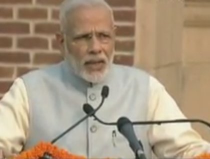 EconomicTimes's tweet photo. The credit for unifying India after independence goes to Sardar Patel: PM Modi at Dhyan Chand National Stadium https://t.co/H8xOD94N2d