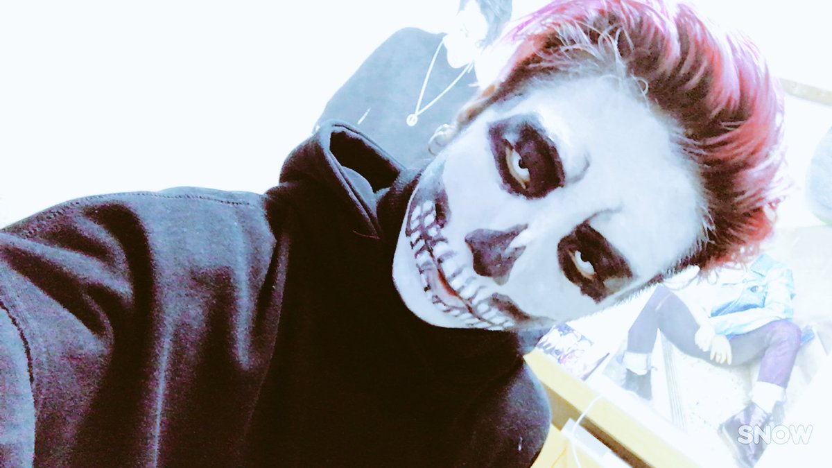 BlvMii's tweet photo. 街に参る。🎃👻😈
#halloween #skullmake https://t.co/Py982onLDR
