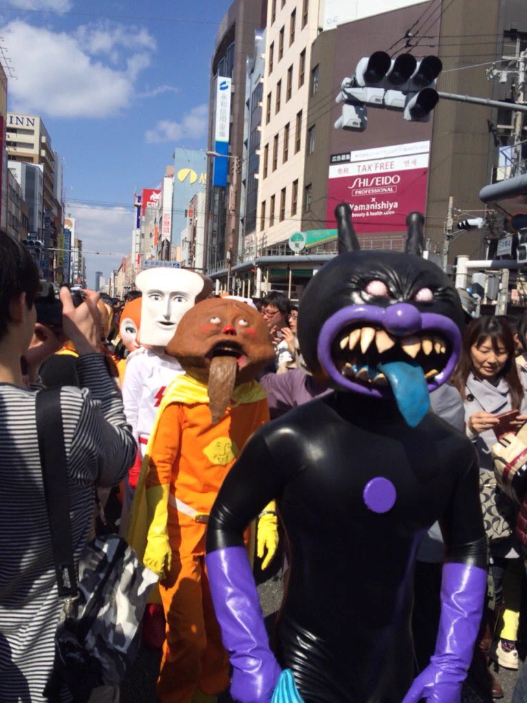 アンパンマンの仮装がホラーすぎてヤバいｗｗ子供が泣いちゃうｗｗｗ