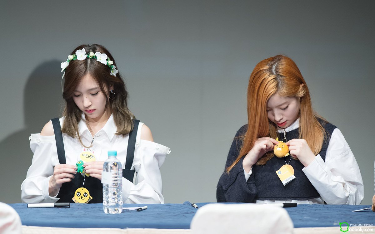 dooooly_'s tweet photo. #미나 #다현 https://t.co/YorooUELBI