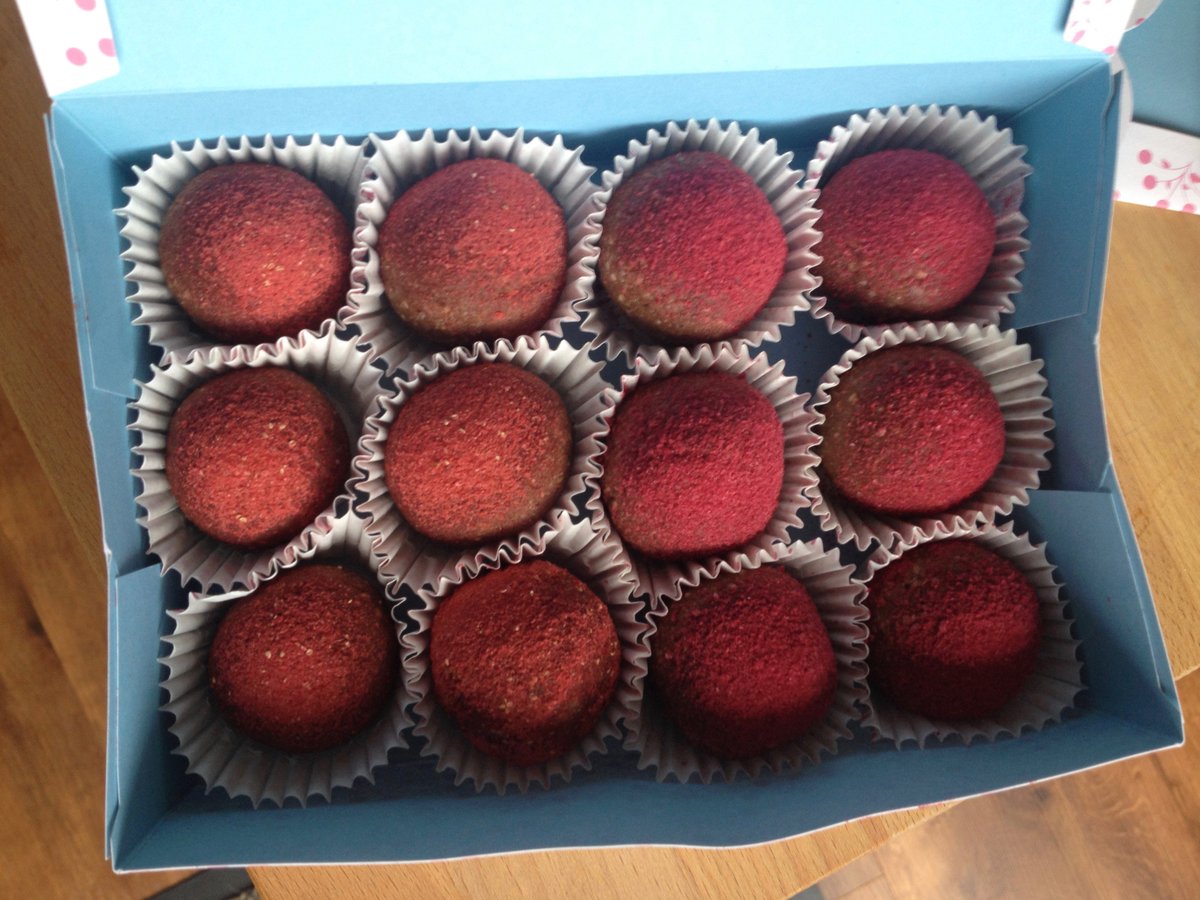 My own energy bites! With a dusting of dehydrated berry powder #proudmuch #nosugar