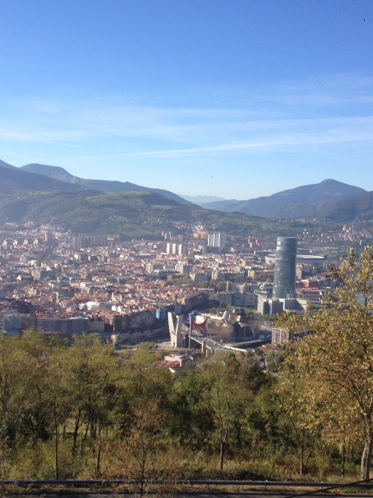 lanomadistaes's tweet photo. Estrenamos #postalesnomadistas con las vistas de #Bilbao desde el Monte Artxanda https://t.co/4AbVjTKwjv